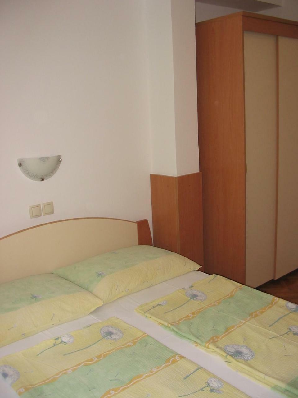 Apartmani Manuela Lopar Habitación foto