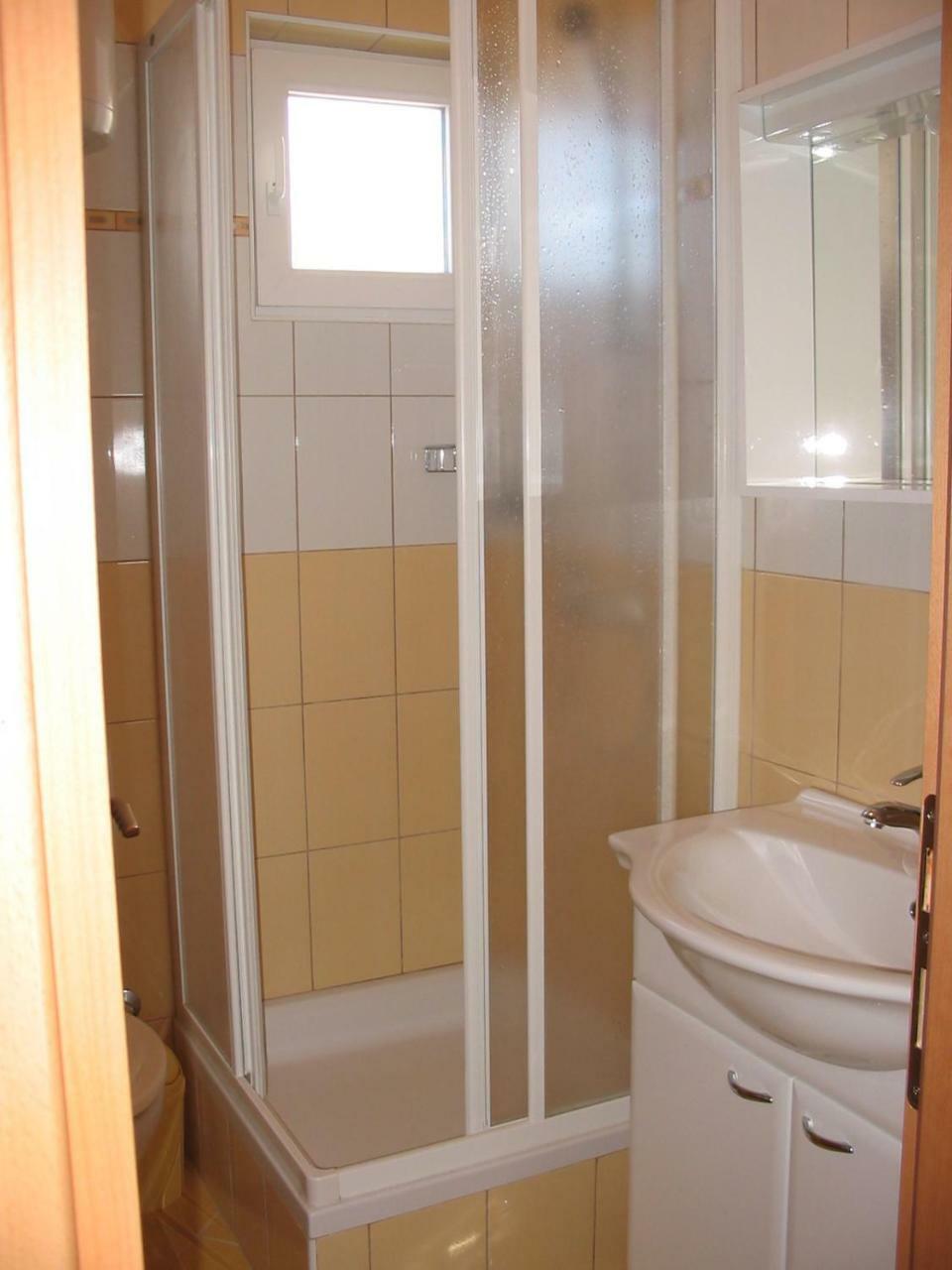 Apartmani Manuela Lopar Habitación foto
